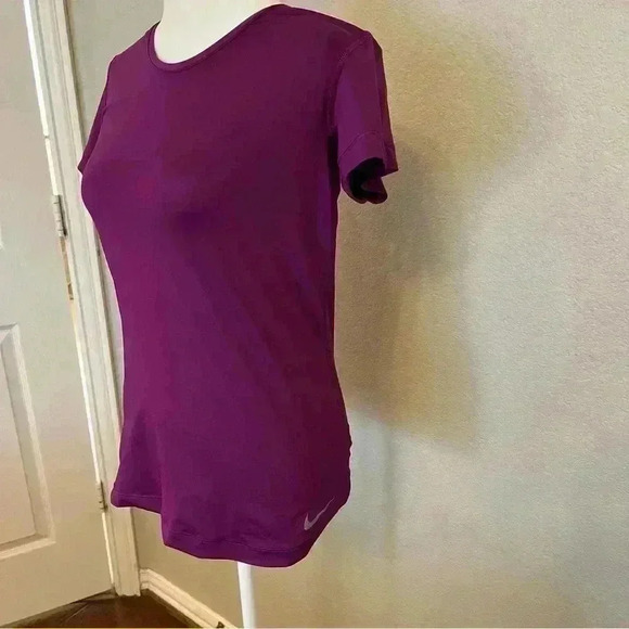 Nike Running Violet Mesh Back Short Sleeve Shirt Women's Size Medium - Picture 6 of 12